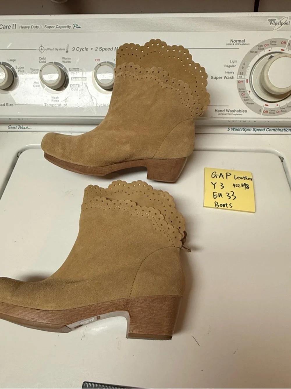 GAP Tan Scalloped Suede Ankle Boots youth 3 EU33
